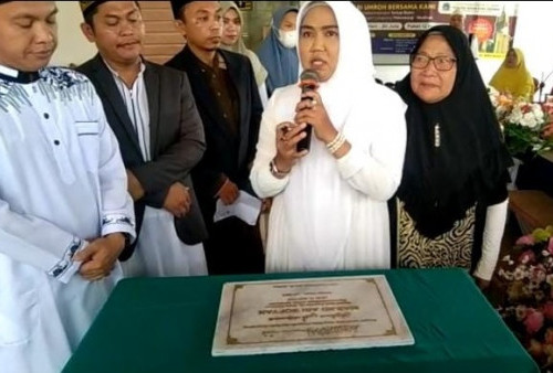 Bangun Masjid Nama Ayah, Keinginan Lama Istri Joncik Tercapai