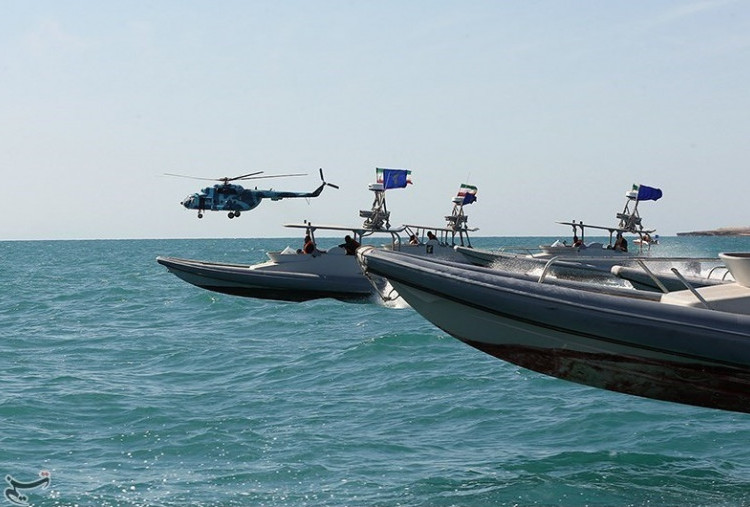 AS Kerahkan Kapal Perang untuk Kawal Perlintasan Hormuz, Iran: Bisa Jadi Pelanggaran Gencatan Senjata 