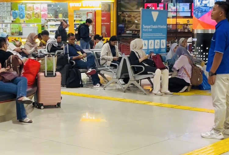 46.846 Orang Tinggalkan Jakarta Naik Kereta pada H+1 Natal, Terbanyak dari Stasiun Senen