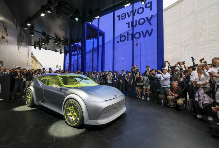 Hyundai Ungkap Concept THREE, Definisi Baru Mobil Listrik di IAA Mobility 2025