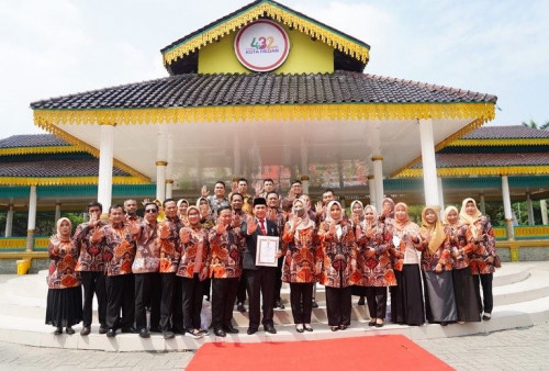 Herman Deru Dianugrahi Penghargaan Batas Desa Award dari Mendagri