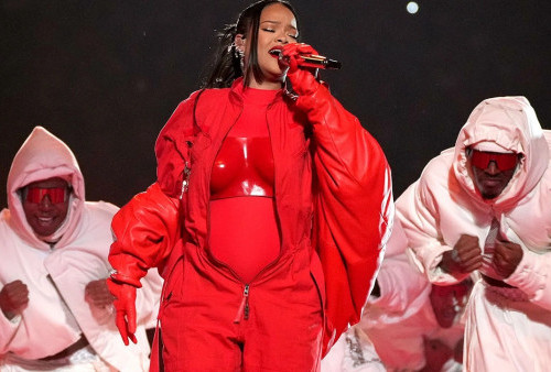 Hamil Anak Kedua, Rihanna Gemparkan Panggung Super Bowl Halftime Show 