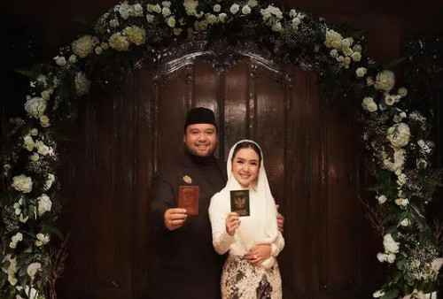 Pamer Buku Nikah dan Rayakan 1 Tahun Pernikahan, Begini Perjalanan Cinta Cita Citata-Didi Mahardika