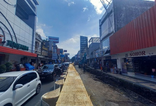 Proyek Semi Pedestrian HZ Mulai Dikerjakan, Jalur HZ Mustofa pun Mulai Padat Merayap...