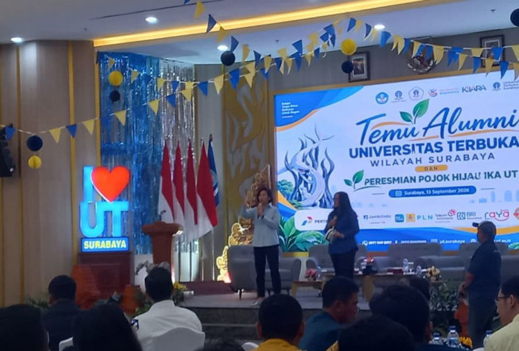 Temu Alumni UT Surabaya Resmikan Taman Pojok Hijau, Wujudkan Green Kampus dan Perkuat Jejaring