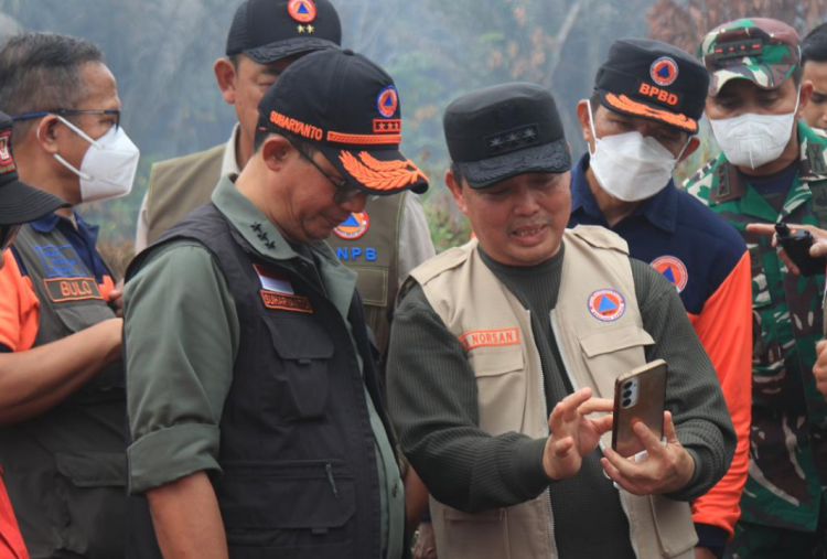 Karhutla Kalbar Makin Terkendali, Norsan Harap Hujan Segera Turun Bantu Padamkan 50 Titik Api