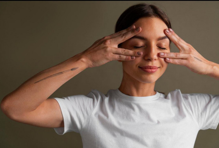 Face Yoga untuk Kecantikan Alami, 12 Gerakan Mudah yang Bisa Dilakukan di Rumah