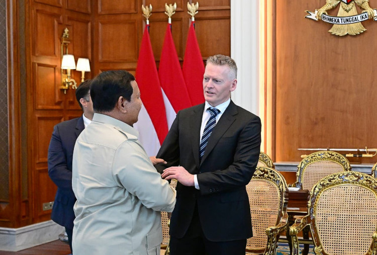 Bertemu Dirut Garuda dan Petinggi Embraer, Prabowo Tekankan Pentingnya Teknologi Penerbangan