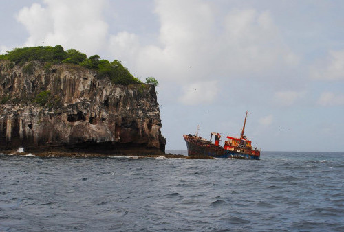 KM Fajar Nusantara Tenggelam di Perairan Pulau Sapudi 