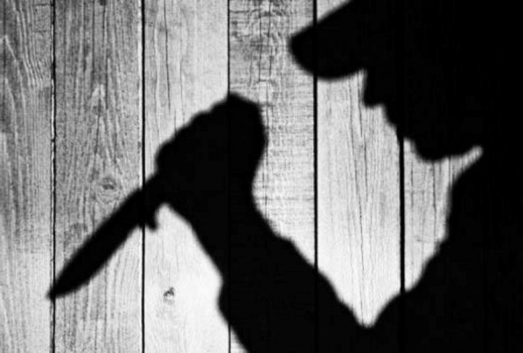 Istri Veteran Dibacok OTK di Jalan Desa Lumajang