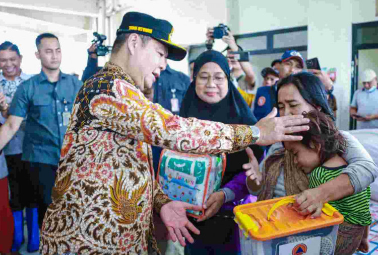 Teguh Setyabudi Pastikan Kebutuhan Dasar Pengungsi Banjir Terpenuhi