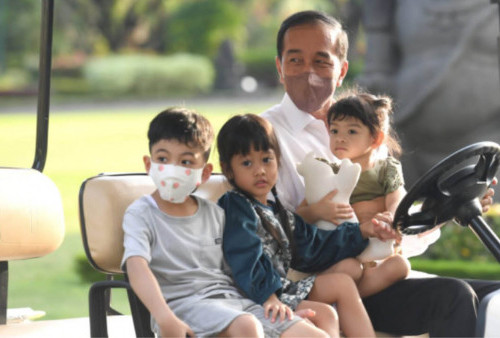 Habiskan Libur Lebaran Presiden Pilih Main dengan Cucu di Gedung Agung