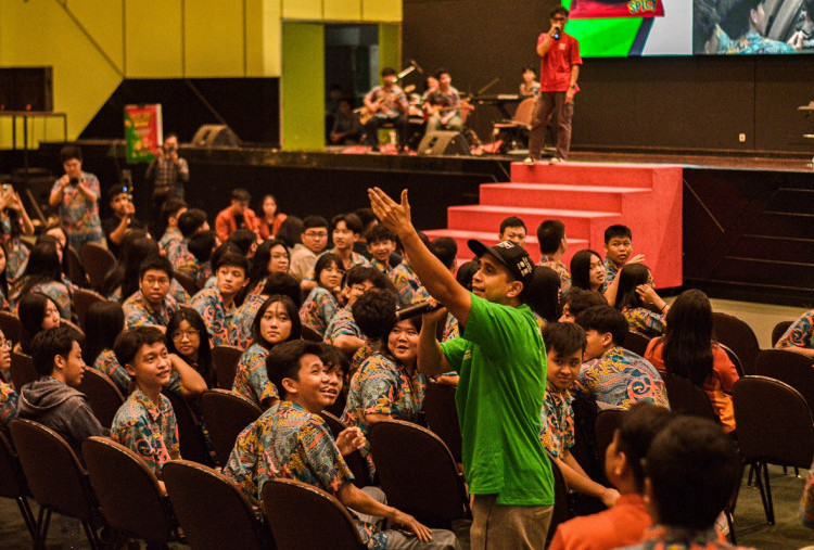 AA Show Tunjukan Cara Unik Belajar dan Refreshing sebelum Ujian di SMA Kristen Petra 1