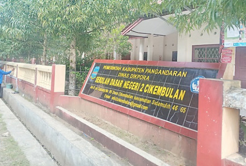 Satu Ruangan Kelas di SD Pangandaran Hanya Diisi 3 Murid