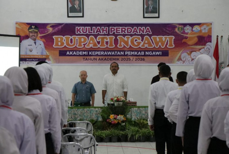 Bupati Ngawi Tekankan Pentingnya Karakter pada Kuliah Perdana Akper