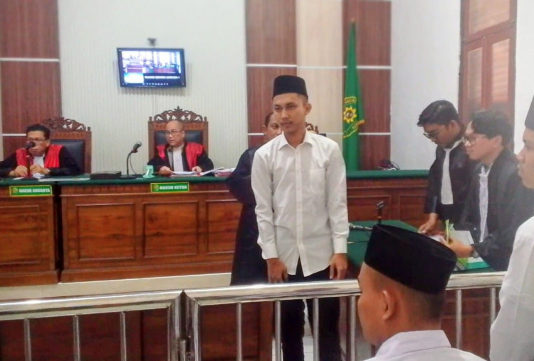 Pemuda Surabaya Pembuat Bom Molotov untuk Demo Grahadi Terancam Hukuman Berat