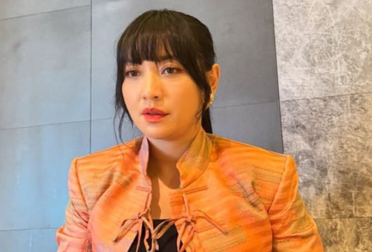 Hesti Purwadinata Pasang Badan Bela Aurelie Moeremans, Suami Diminta Abaikan Chat Roby Tremonti