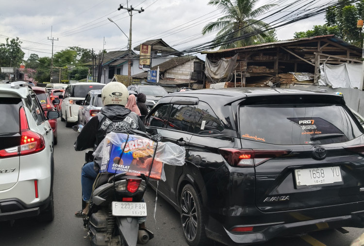  H+1 Natal Volume Lantas di Jalur Puncak Terus Meningkat, Antisipasi Lonjakan Saat Malam Tahun Baru