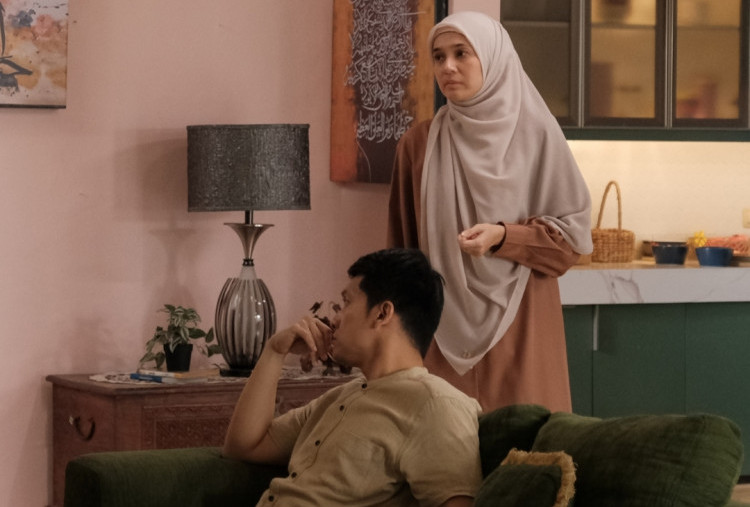 Kata Dimas Seto dan Dhini Aminarti di Balik Film Mengejar Restu, Bagikan Momen Chemistry Selama Syuting