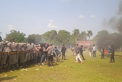 Unjuk Rasa Minyak Goreng di Jambi Keos, Polisi Tembakkan Gas Air Mata