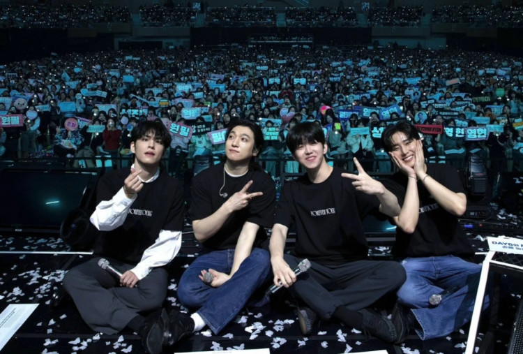 9 Huru-Hara Konser DAY6 di Jakarta, Young K Nangis, Mecima Pro Tetap Bungkam 