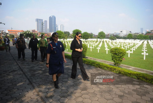 Upacara peringatan digelar di berbagai lokasi di Belanda dan Indonesia, dengan dihadiri oleh keturunan Belanda dan komunitas lainnya. Di Indonesia, Kedutaan Besar Belanda menjadi penyelenggara peringatan Remembrance of the Dead di Ereveld Menteng Pulo Jakarta dan Ereveld Kembang Kuning Surabaya.