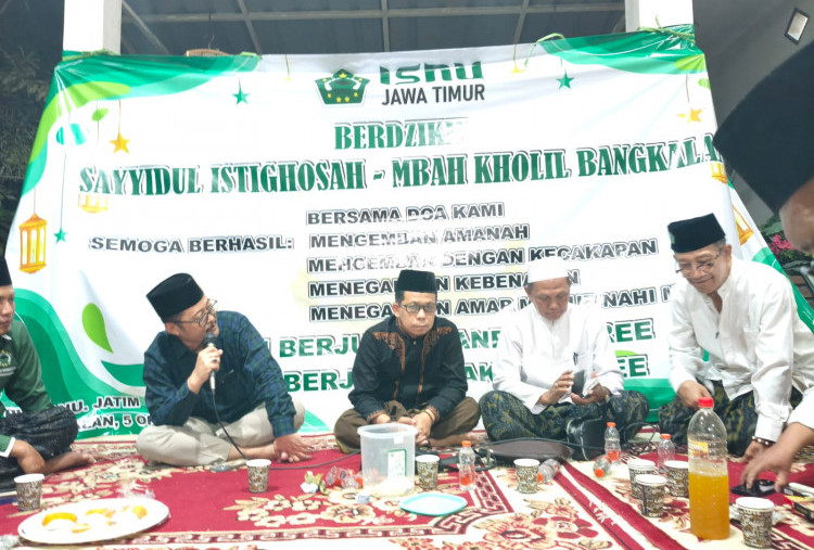 Konsolidasi di Bangkalan, ISNU Jatim Gelar Istighosah Doakan PBNU dan Ziarah Maqbaroh Syaichona Cholil