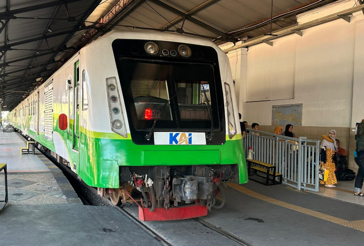  Commuter Line Surabaya Tembus 13 Juta Pengguna, Surabaya Mendominasi!