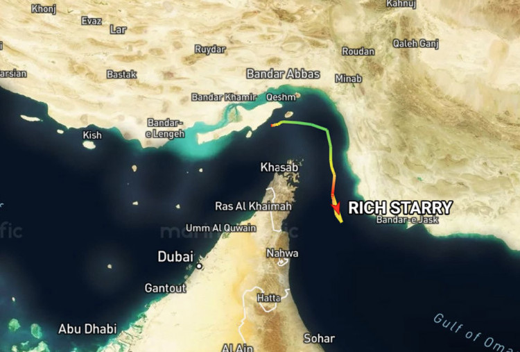 Kapal China Melenggang Keluar Selat Hormuz di Tengah Blokade Amerika