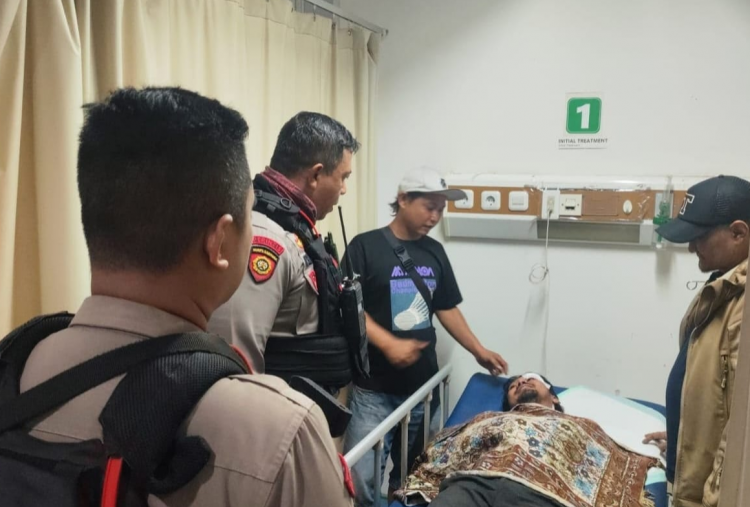 Cuma karena Duit Rp30 Ribu, Jukir di Depok Ditusuk Anggota Ormas Berkali-Kali