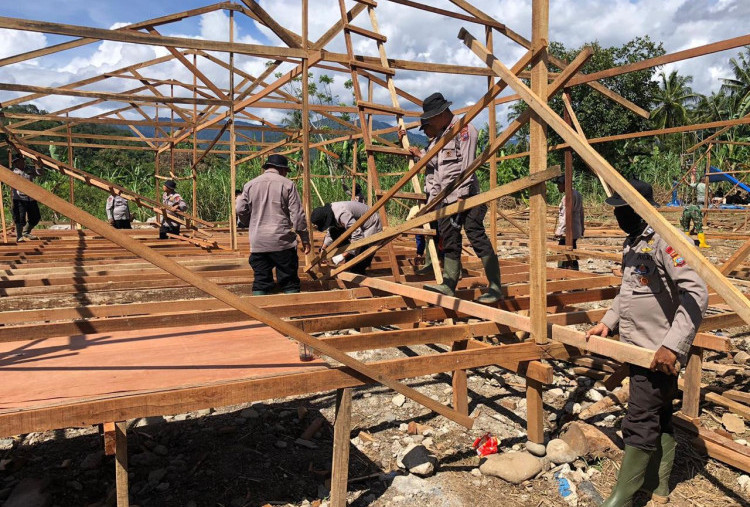 Sinergi TNI-Polri dan BNPB Kebut 584 Huntara di Agam, Targetkan Sekolah Steril Awal Januari