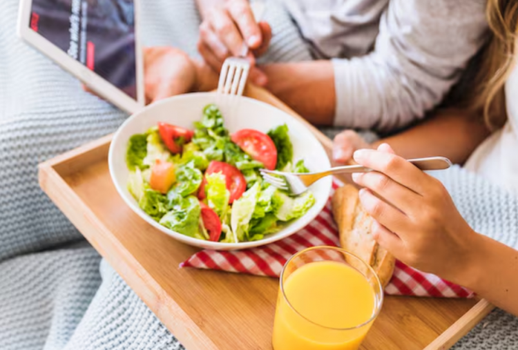 Makan Tepat Waktu vs Makan Sehat, Mana Lebih Penting?