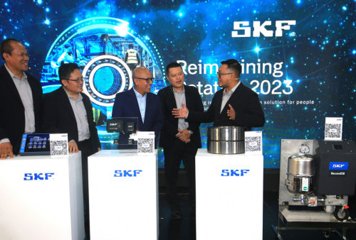 Digitalisasi penting dalam meningkatkan produktivitas dan daya saing industri
SKF memperkenalkan empat solusi baru: Microlog dBX, Bearing 4rCRB, Axios Wireless System, dan SKF RecondOil  
Solusi inovatif merefleksikan komitmen ‘intelligent and clean’ SKF untuk sektor industri di Indonesia.(Raka Denny/Harian Disway)