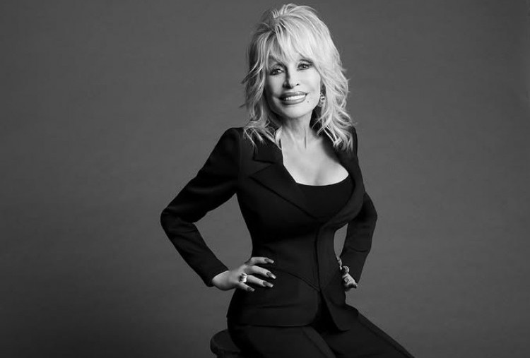 Legenda Country Dolly Parton Meninggal Dunia dalam Usia 80 Tahun, Empire State Building Menyala Pink