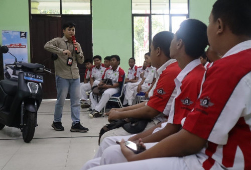 SMK Taman Siswa 2 Jakarta Dapat Edukasi Motor Listrik Lewat Astra Honda Berbagi Ilmu 2024