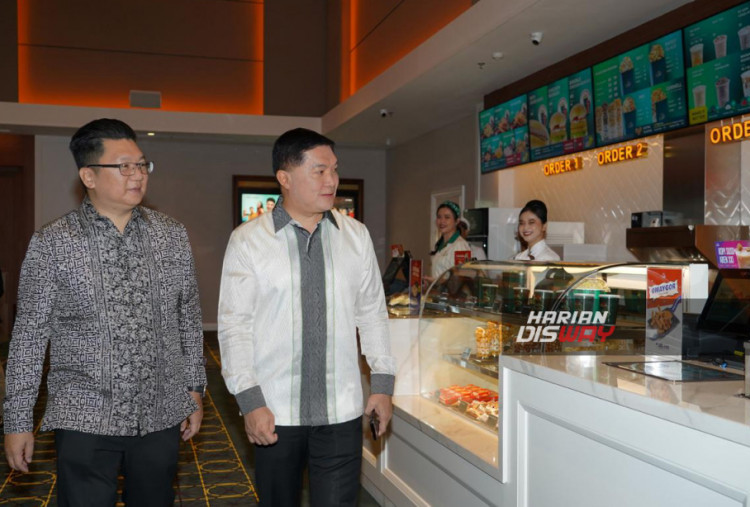 Q Square Lifestyle Park Bogor resmi menambah fasilitas hiburan dengan dibukanya Q Square XXI pada 27 November 2025. Hadirnya jaringan bioskop terbesar di Indonesia ini memperkuat posisi Q Square sebagai destinasi gaya hidup dan rekreasi bagi masyarakat Bogor dan sekitarnya.