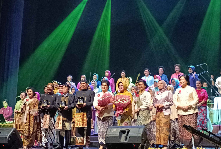 Pagelaran Senandung Kemerdekaan oleh Komunitas Cinta Berkain Indonesia, Sajikan Harmoni Budaya, Musik, dan Kreativitas