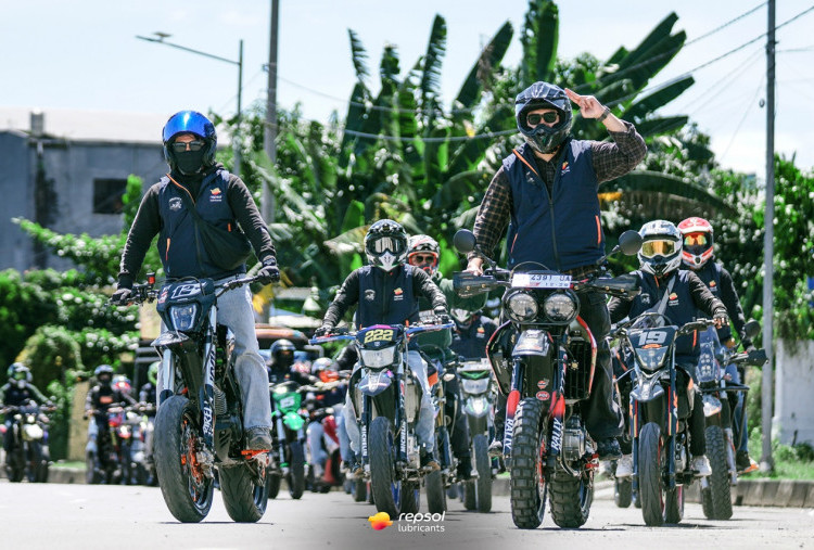 Dari Aspal ke Alam, Repsol Ride Story Bawa Bikers Nikmati Pesona Bantimurung–Leang-Leang