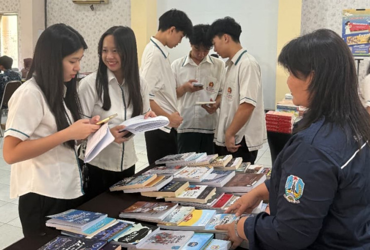 Dukung Penguatan Literasi, SMA Xin Zhong Surabaya Kunjungi Balai Bahasa Jatim
