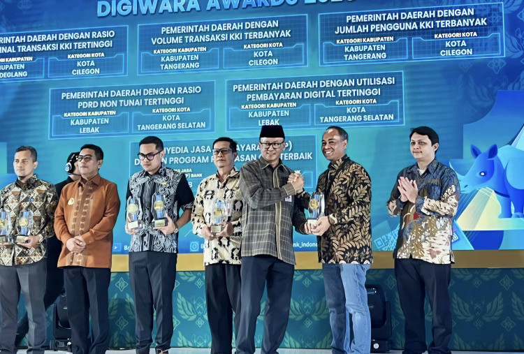 bank bjb Raih Penghargaan Perluasan QRIS Terbanyak di Ajang DIGIWARA 2026