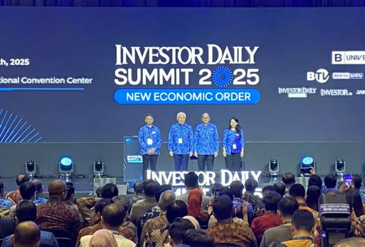 Batik Mega Mendung Jadi Simbol Optimisme di Investor Daily Summit 2025