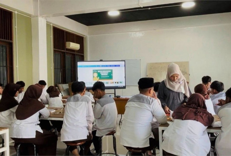 Warga Jakarta Sambut Baik Program Sekolah Swasta Gratis, Bikin Beban Biaya Pendidikan Anak Berkurang