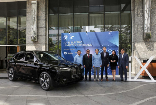 Kolaborasi BMW Indonesia dan Bluebird Group, Hadirkan Taksi Listrik BMW iX