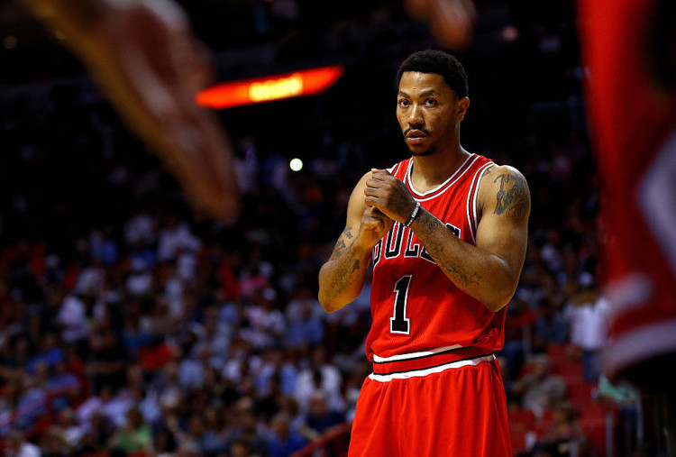 Chicago Bulls Pensiukan Jersey No. 1 Derrick Rose, Dipajang di Langit-langit United Center