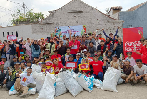 Aksi Bersih-Bersih Serentak di 10 Kota, Coca-Cola Europacific Partners Indonesia Ingatkan Pentingnya Pilah Sampah