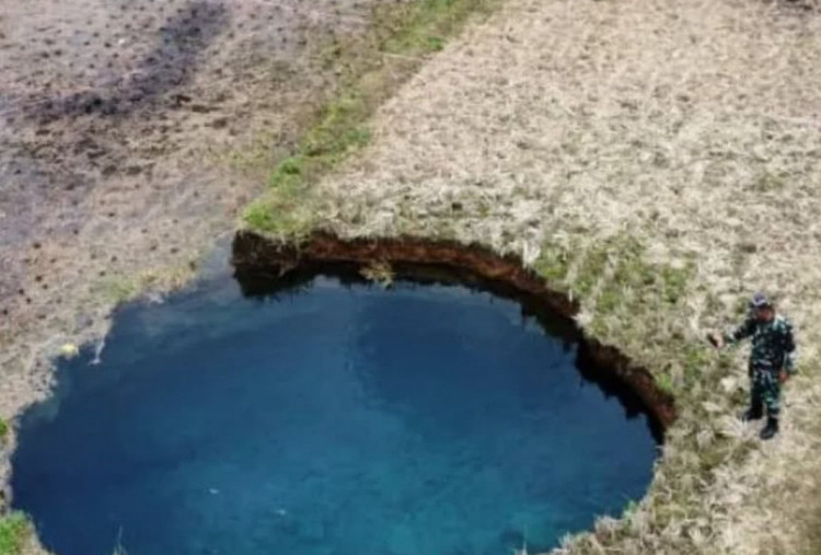 BRIN Tegaskan Air Sinkhole di Sumbar Berbahaya bagi Kesehatan, Jangan Diminum! 