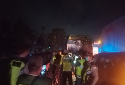 Bikin Ngeri, Pedagang Asongan di Pinggir Jalan Tol Jakarta-Merak Ditertibkan Polisi