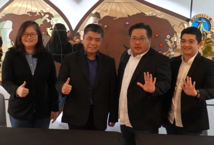Rayakan Ulang Tahun Ke-65, UK Petra Bersama Alumni Gelar Golf Rekor MURI Sampai Pameran Bisnis Terbesar