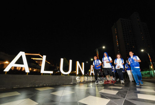 Night Run Bebas Puas Meriahkan Jalan Tunjungan Surabaya