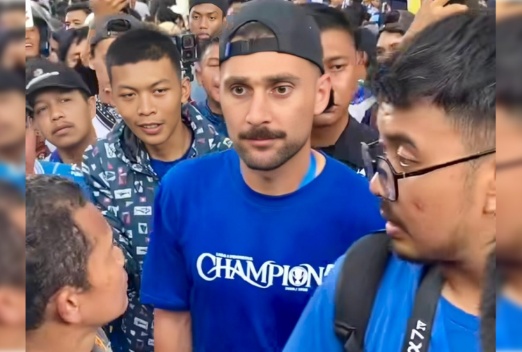 Apes, Ponsel Frans Putros Raib saat Pawai Juara Persib
